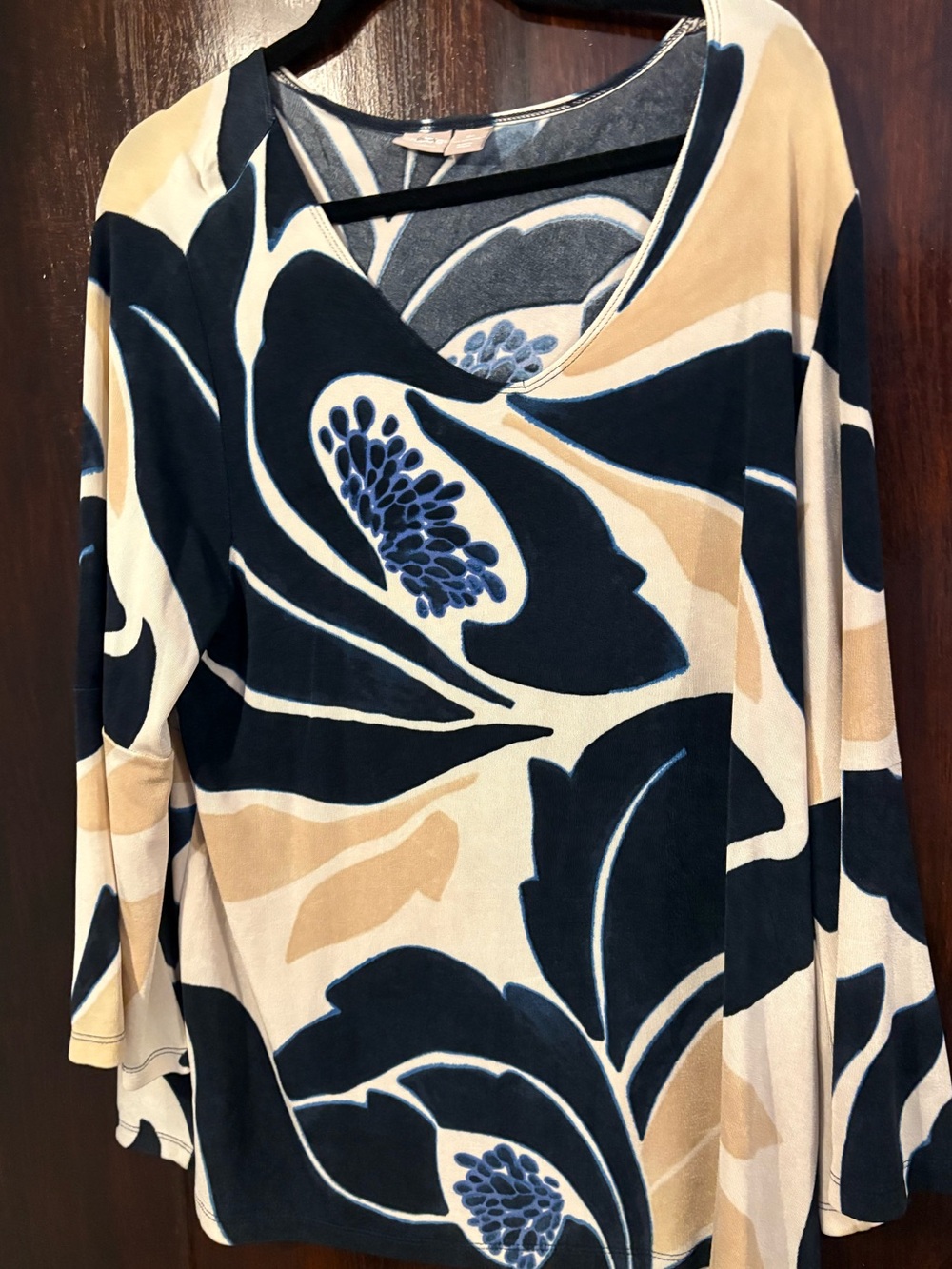 Bundle 3 for $25. Chico's Navy and Beige Printed V-Neck Top. Size XL (3 Chicos).